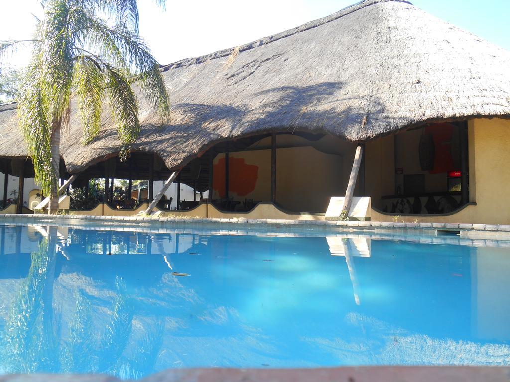 Victoria Falls Budget Hotel Buitenkant foto