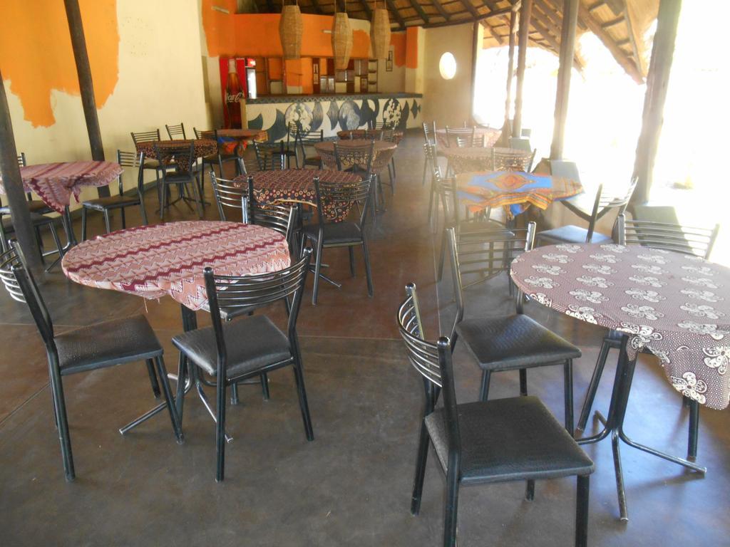 Victoria Falls Budget Hotel Buitenkant foto